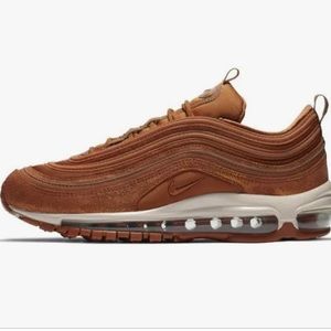 Women  airmax like new sz10